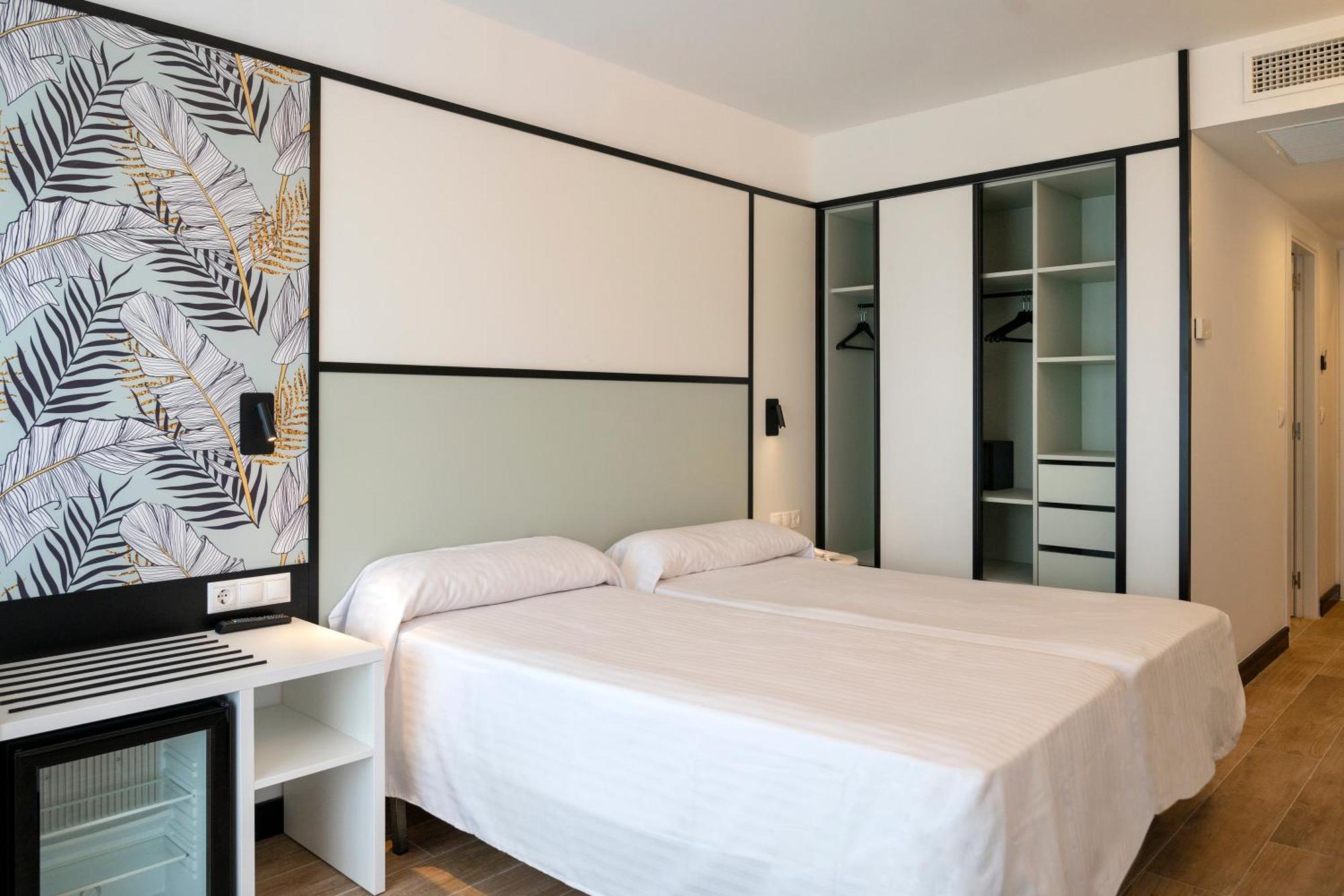 Medplaya Hotel Calypso ซาลอว์ ภายนอก รูปภาพ