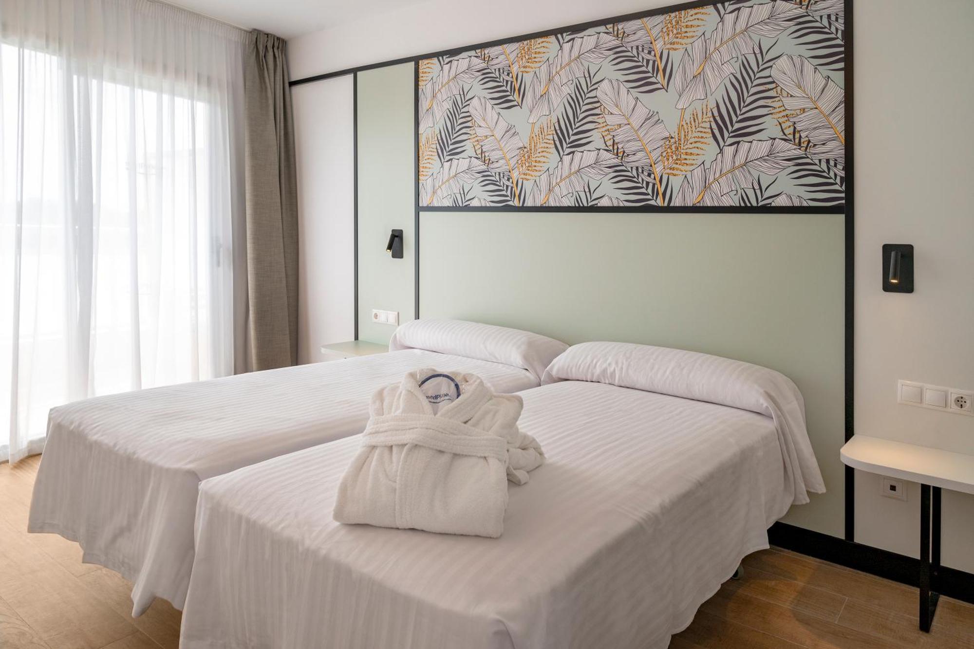 Medplaya Hotel Calypso ซาลอว์ ภายนอก รูปภาพ