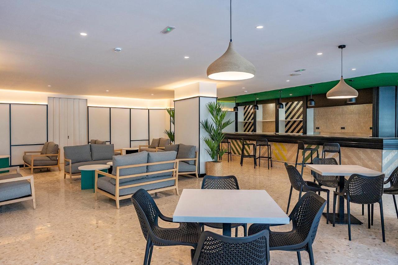 Medplaya Hotel Calypso ซาลอว์ ภายนอก รูปภาพ
